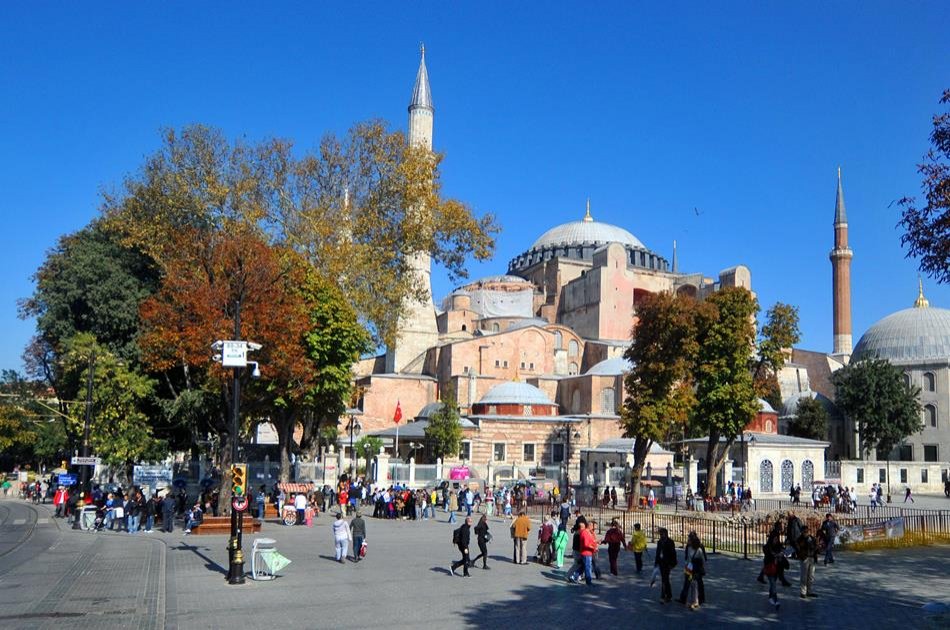 Half Day Group Tour of Hagia Sophia and Topkapi Palace in Istanbul