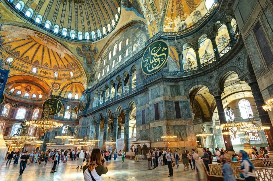 Half Day Group Tour of Hagia Sophia and Topkapi Palace in Istanbul