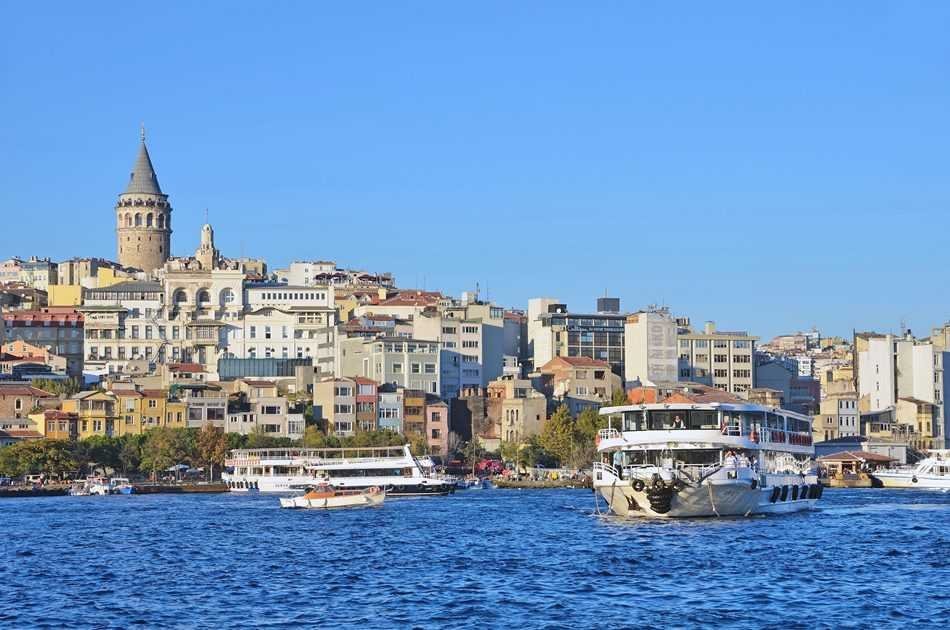 Visit 2 Continents on a Bosphorus Cruise Full-Day Istanbul Tour with Lunch