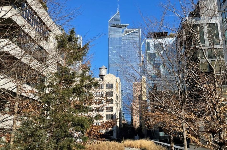 Self-Guided Private Walking Tour in High Line Elevated Park and Hudson Yards