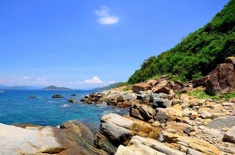 Nha Trang Island Day Tour With Snorkelling & Fishing