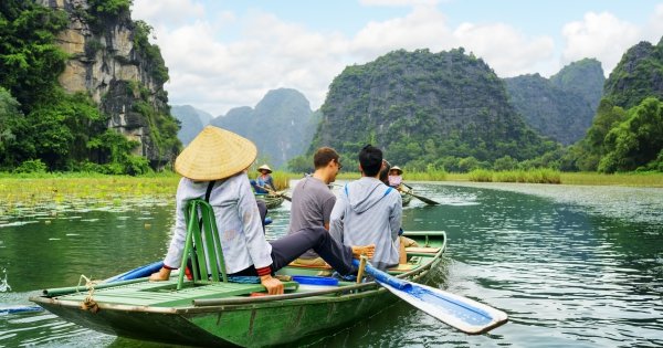 vietnam tours for young travellers